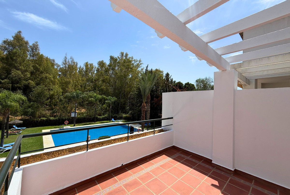2 bedroom Penthouses for sale in Nueva Andalucía – R5461369