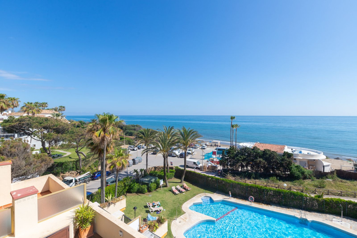 2 bedroom Penthouses for sale in Elviria – R5050621 2 bedroom Penthouses for sale in Elviria – R5050621