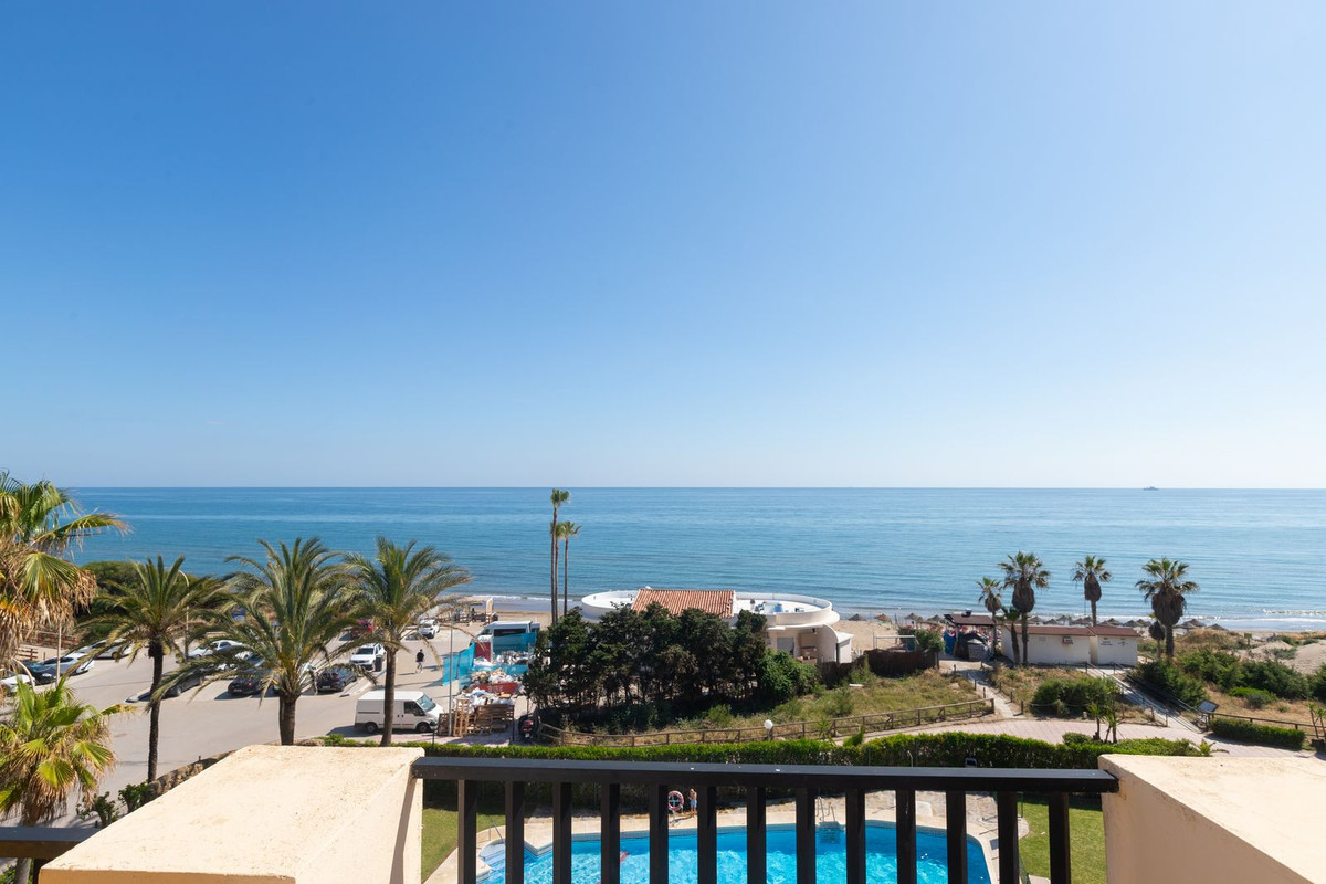 2 bedroom Penthouses for sale in Elviria – R5050621 2 bedroom Penthouses for sale in Elviria – R5050621