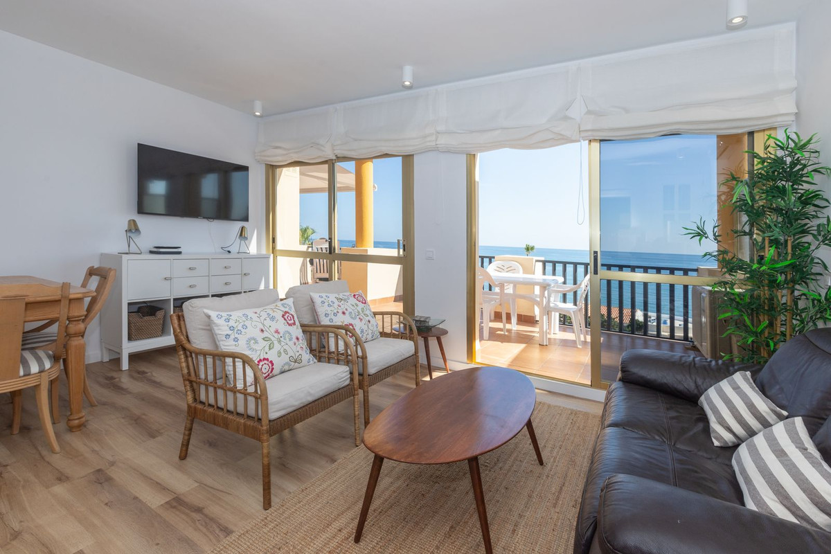 2 bedroom Penthouses for sale in Elviria – R5050621 2 bedroom Penthouses for sale in Elviria – R5050621