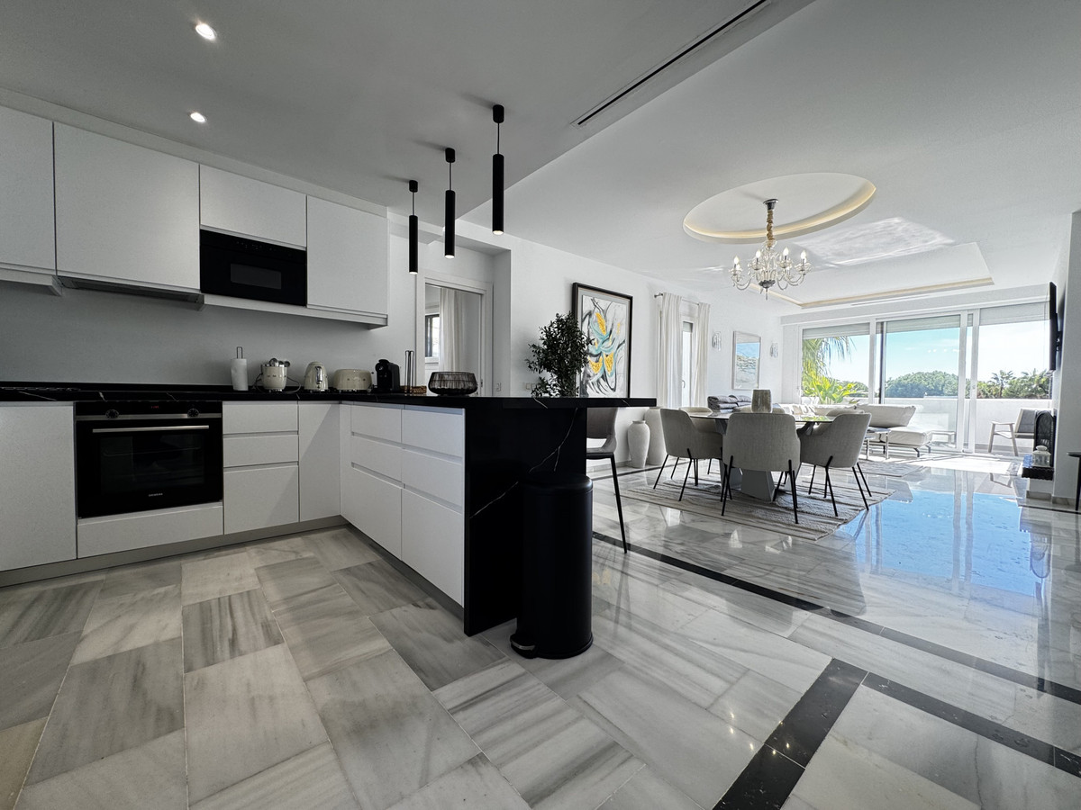 4 bedroom Apartments for sale in Puerto Banús – R5432302 4 bedroom Apartments for sale in Puerto Banús – R5432302
