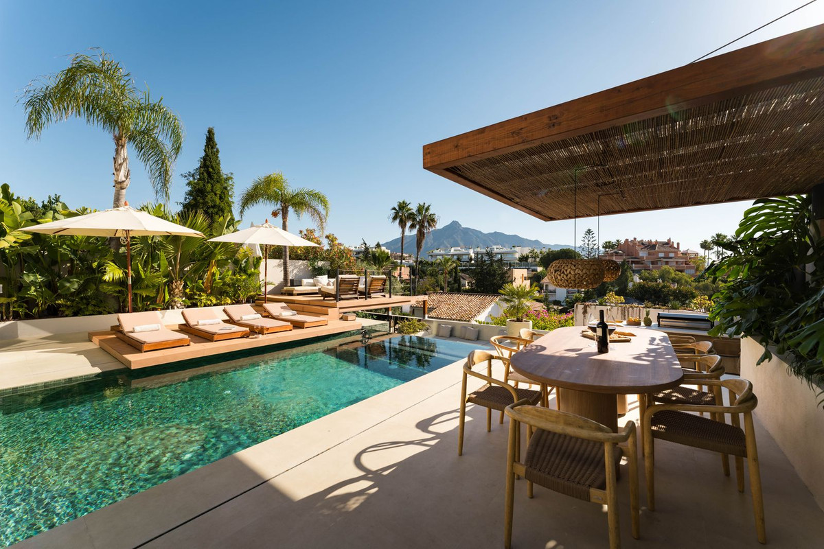 5 bedroom Villas for sale in Nueva Andalucía – R5430487 5 bedroom Villas for sale in Nueva Andalucía – R5430487