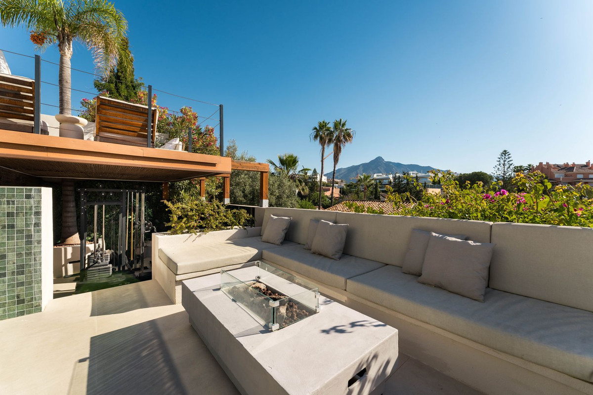 5 bedroom Villas for sale in Nueva Andalucía – R5430487 5 bedroom Villas for sale in Nueva Andalucía – R5430487