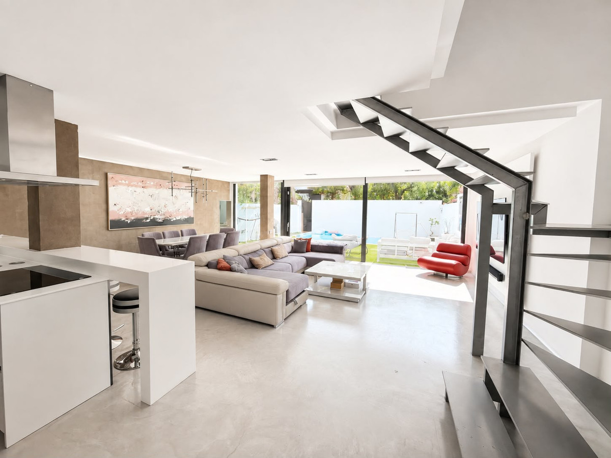 Pareados de 3 dormitorios en venta en Nueva Andalucía – R5449501 Pareados de 3 dormitorios en venta en Nueva Andalucía – R5449501