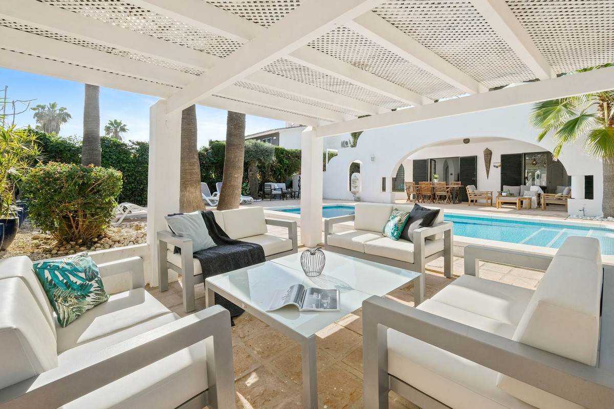 4 bedroom Villas for sale in Marbella – R5421241 4 bedroom Villas for sale in Marbella – R5421241