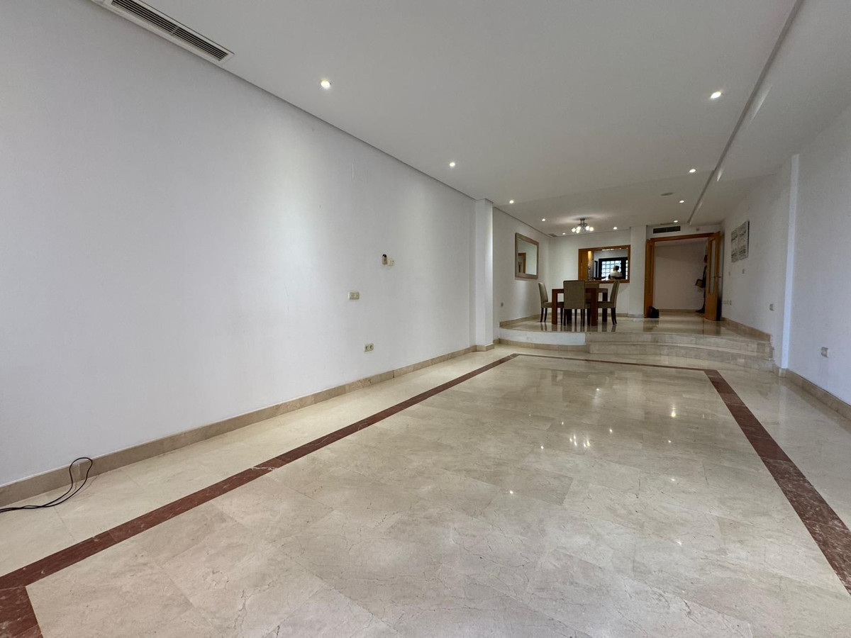 2 bedroom Apartments for sale in Puerto Banús – R5376028 2 bedroom Apartments for sale in Puerto Banús – R5376028