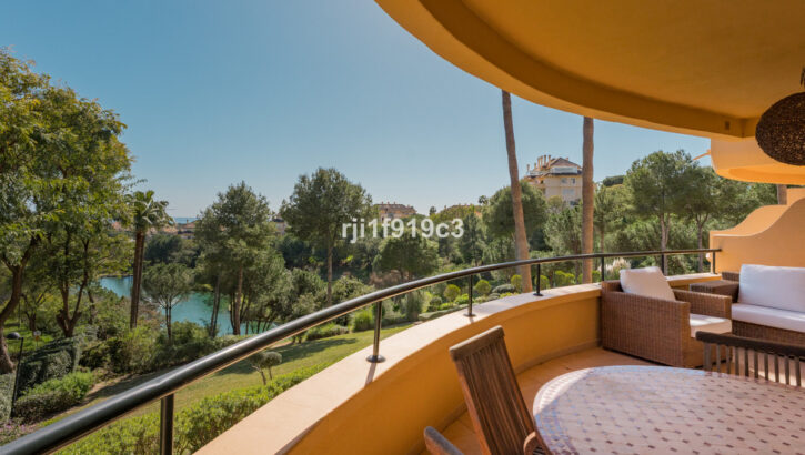 3 bedroom Apartments for sale in Elviria Hills – R5321299 in 