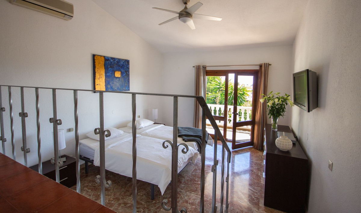 Villas de 7 dormitorios en venta en Mijas – R4216087 Villas de 7 dormitorios en venta en Mijas – R4216087
