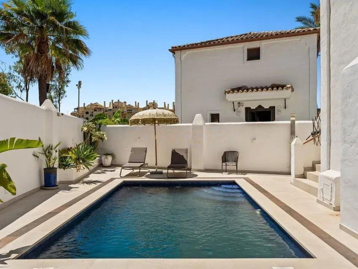 4 bedroom Villas for sale in Selwo – R5434048 4 bedroom Villas for sale in Selwo – R5434048