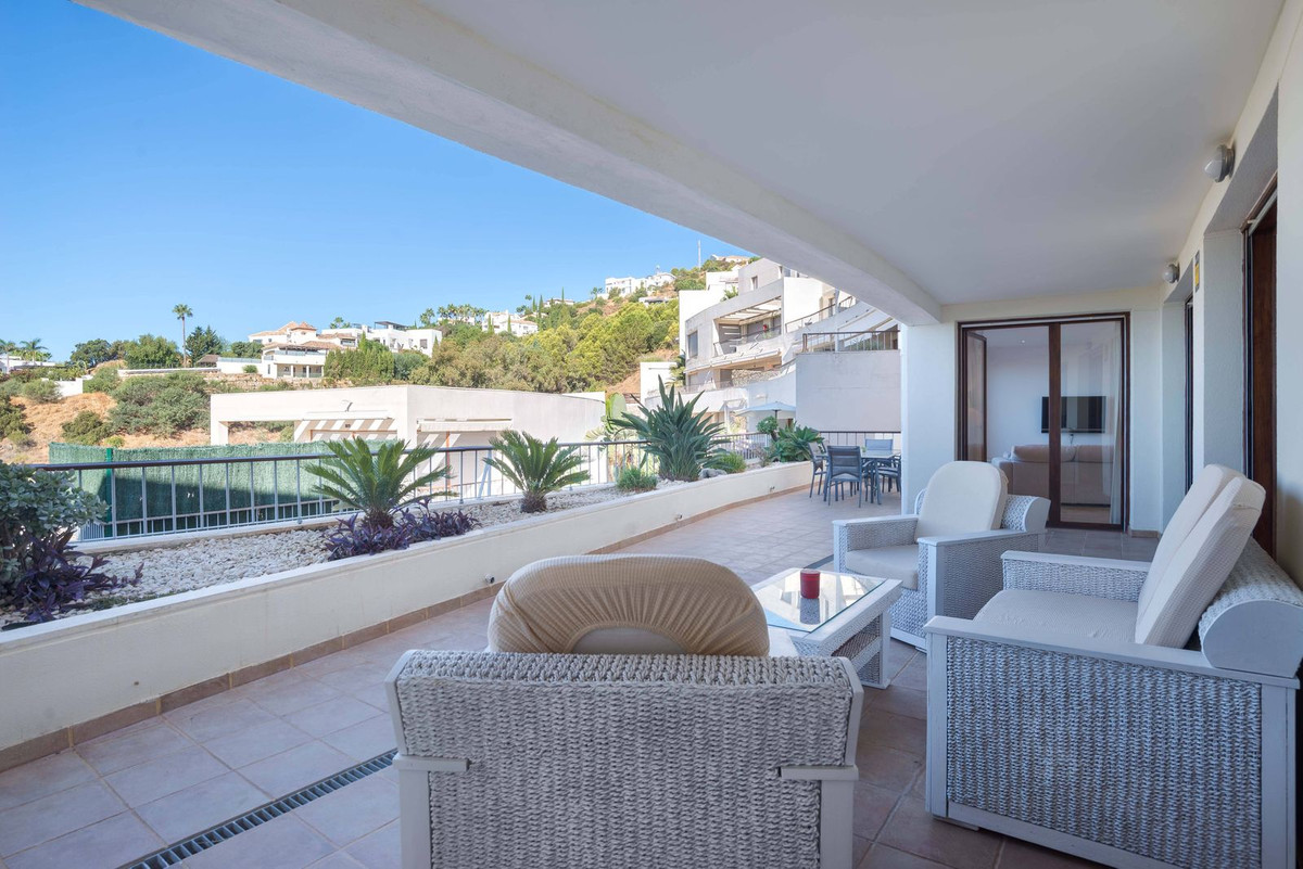 3 bedroom Apartments for sale in Altos de los Monteros – R5214406 3 bedroom Apartments for sale in Altos de los Monteros – R5214406