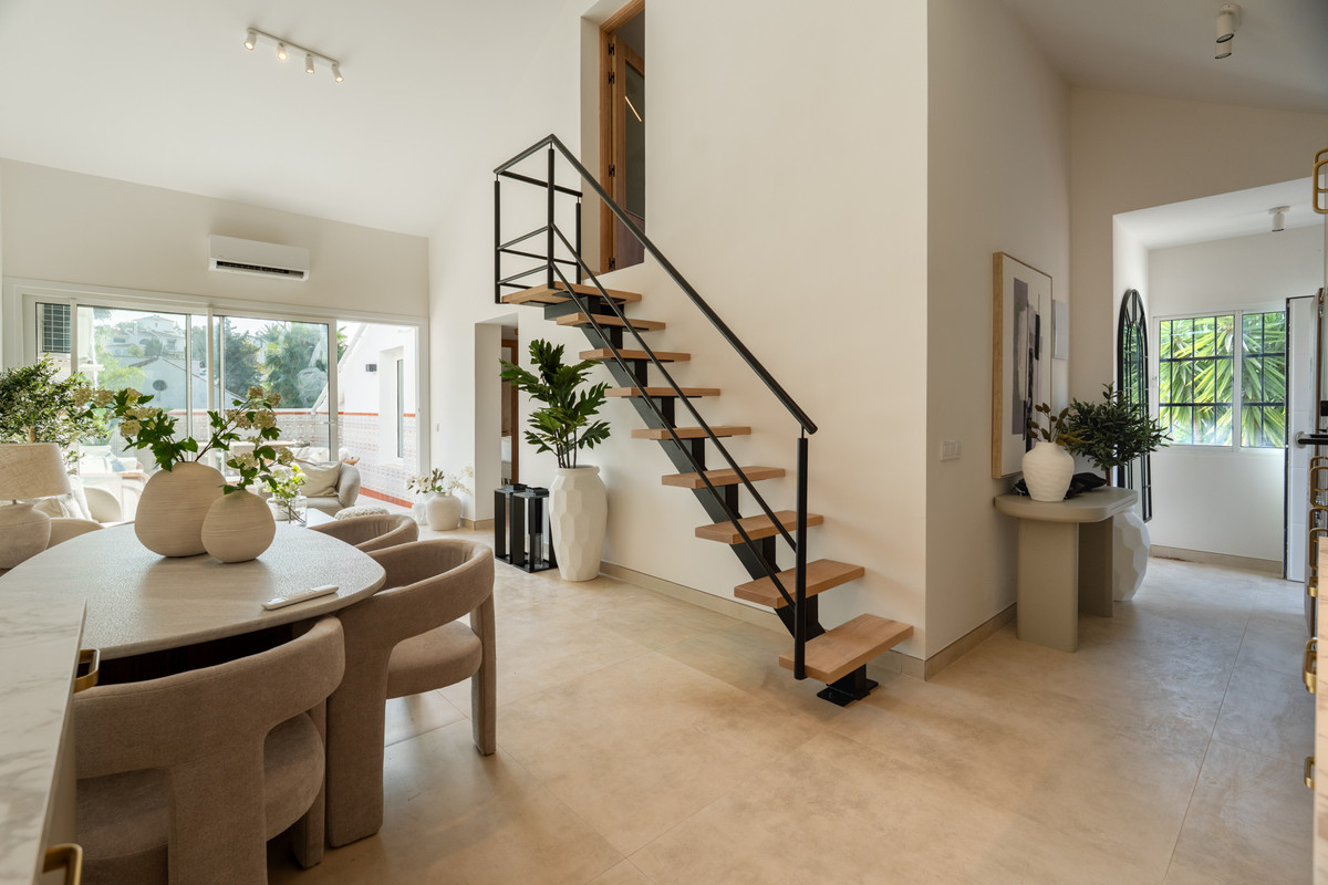3 bedroom Penthouses for sale in Nueva Andalucía – R5417230 3 bedroom Penthouses for sale in Nueva Andalucía – R5417230