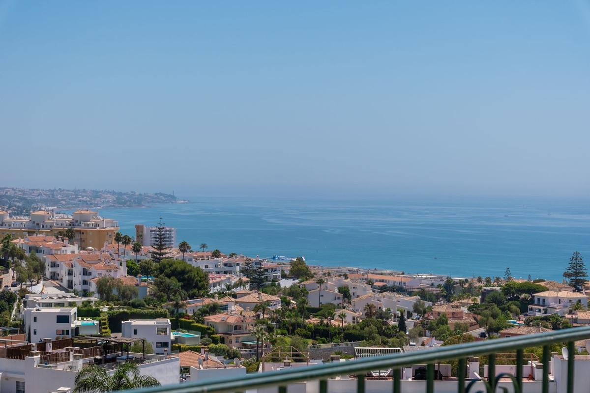 Aticos de 3 dormitorios en venta en Miraflores – R4765513 Aticos de 3 dormitorios en venta en Miraflores – R4765513