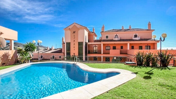 Apartamentos de 3 dormitorios en venta en Elviria – R5454796 Apartamentos de 3 dormitorios en venta en Elviria – R5454796 en
