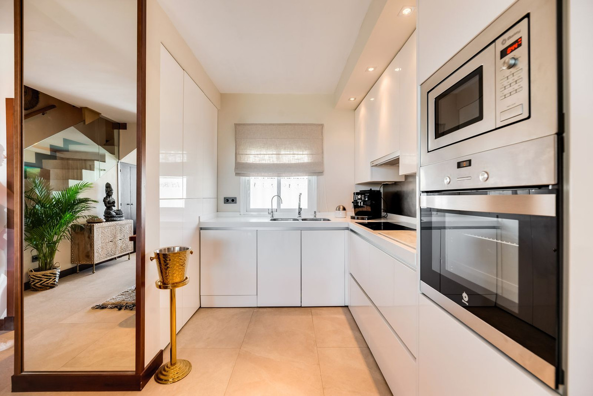 4 bedroom Townhouses for sale in Las Chapas – R5460751 4 bedroom Townhouses for sale in Las Chapas – R5460751