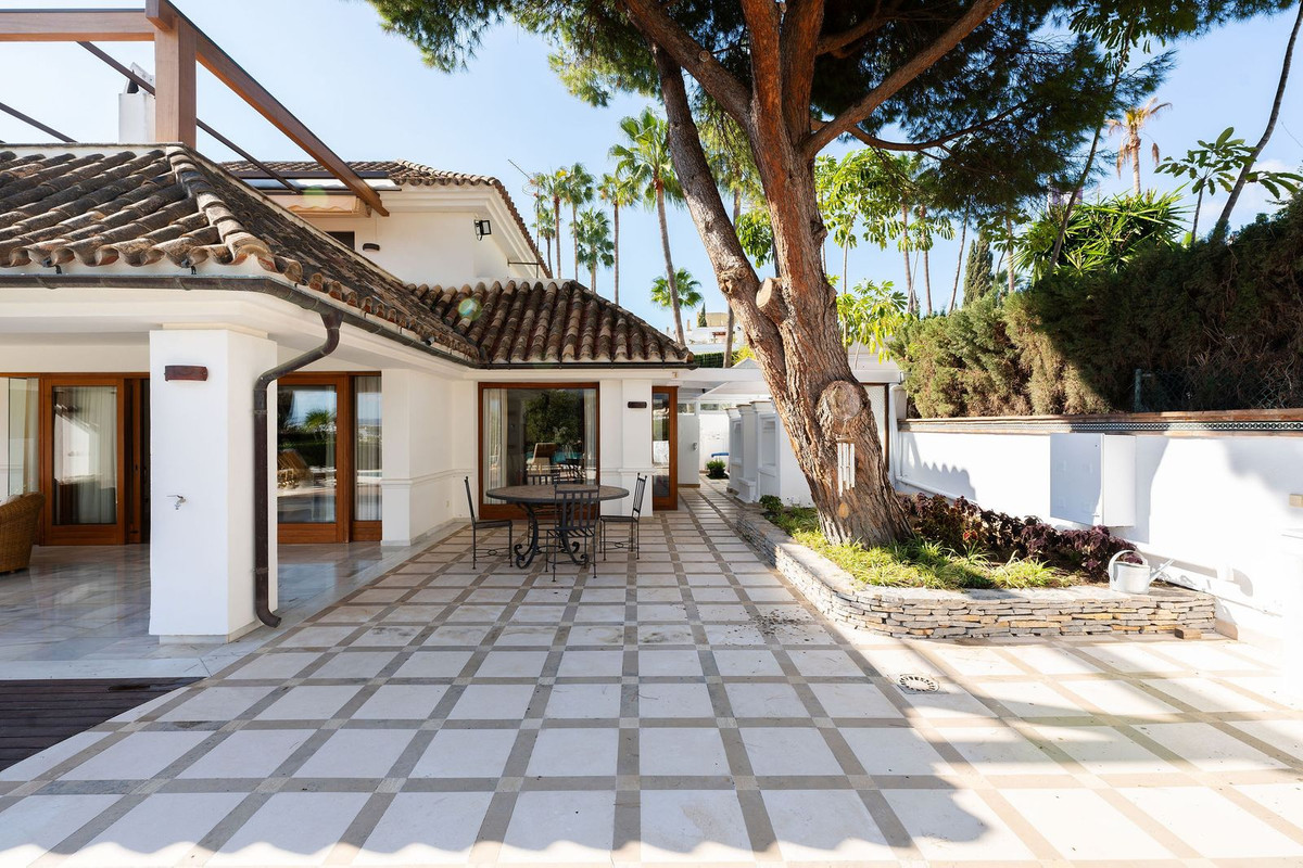 4 bedroom Villas for sale in Nueva Andalucía – R5026135 4 bedroom Villas for sale in Nueva Andalucía – R5026135