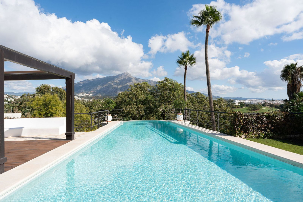 4 bedroom Villas for sale in Nueva Andalucía – R5026135 4 bedroom Villas for sale in Nueva Andalucía – R5026135