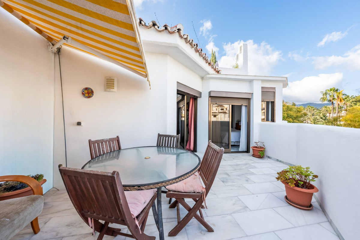Aticos de 2 dormitorios en venta en Elviria – R5342119 Aticos de 2 dormitorios en venta en Elviria – R5342119