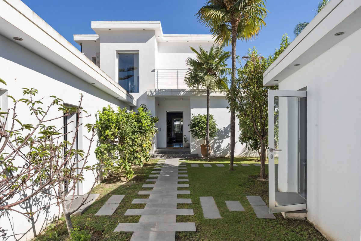 4 bedroom Villas for sale in Nueva Andalucía – R5221666 4 bedroom Villas for sale in Nueva Andalucía – R5221666