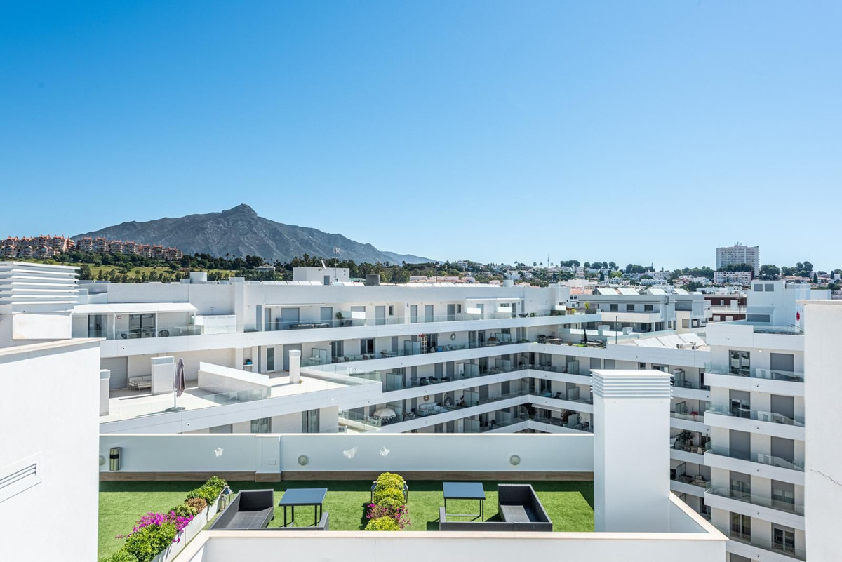 2 bedroom Penthouses for sale in Nueva Andalucía – R5456065