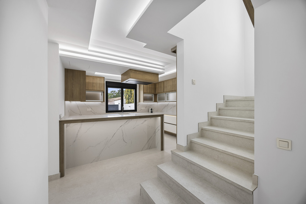 4 bedroom Villas for sale in Guadalmina Alta – R5448472 4 bedroom Villas for sale in Guadalmina Alta – R5448472
