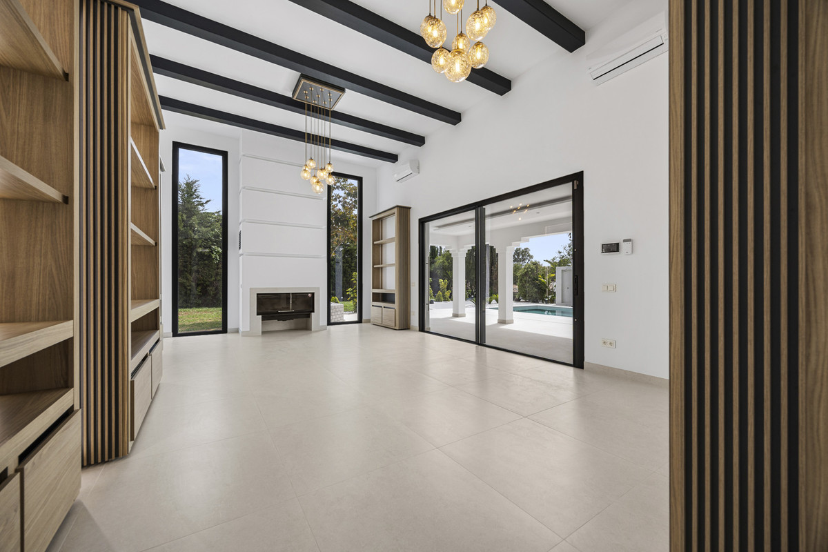 4 bedroom Villas for sale in Guadalmina Alta – R5448472 4 bedroom Villas for sale in Guadalmina Alta – R5448472