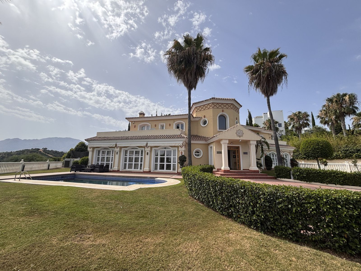 5 bedroom Villas for sale in Selwo – R5104306 5 bedroom Villas for sale in Selwo – R5104306