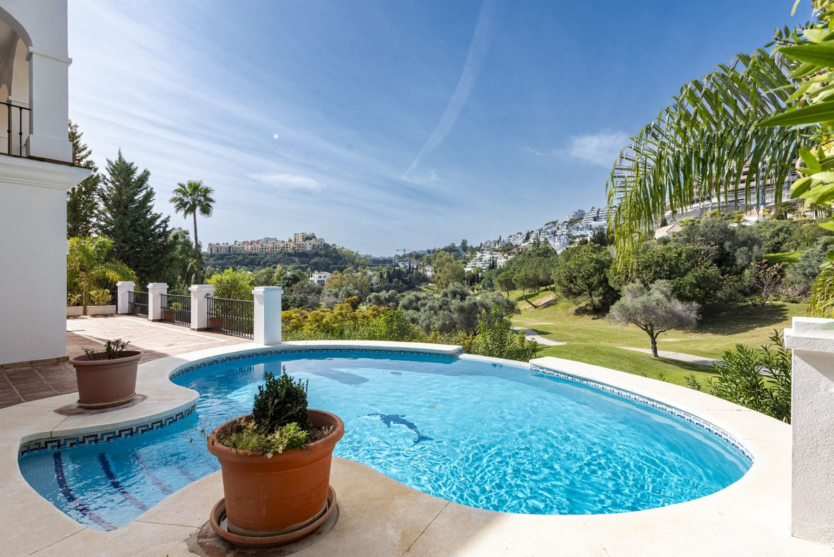Villas de 5 dormitorios en venta en La Quinta – R5401792 Villas de 5 dormitorios en venta en La Quinta – R5401792