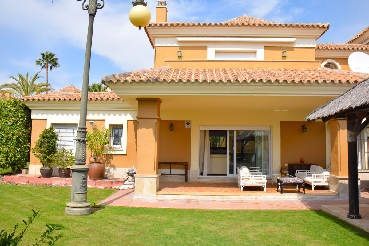 5 bedroom Semi-detached for sale in Santa Clara – R4934398 5 bedroom Semi-detached for sale in Santa Clara – R4934398