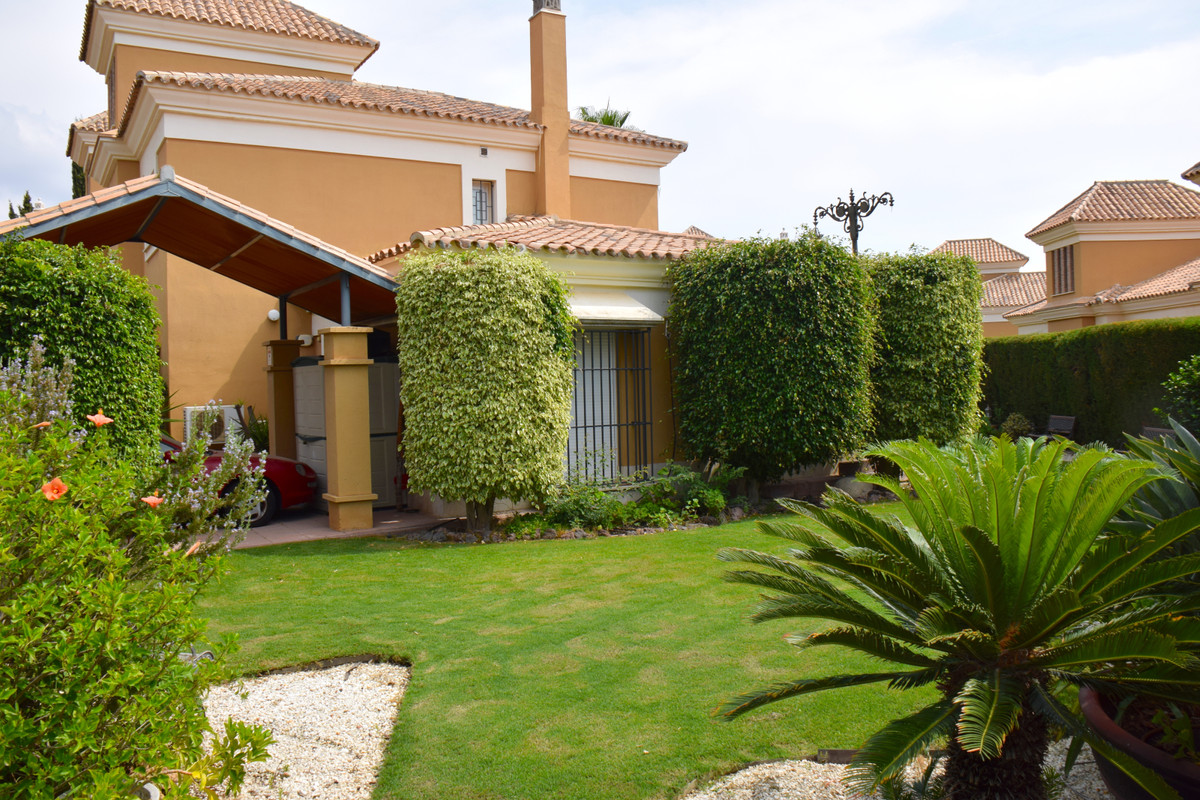 5 bedroom Semi-detached for sale in Santa Clara – R4934398 5 bedroom Semi-detached for sale in Santa Clara – R4934398