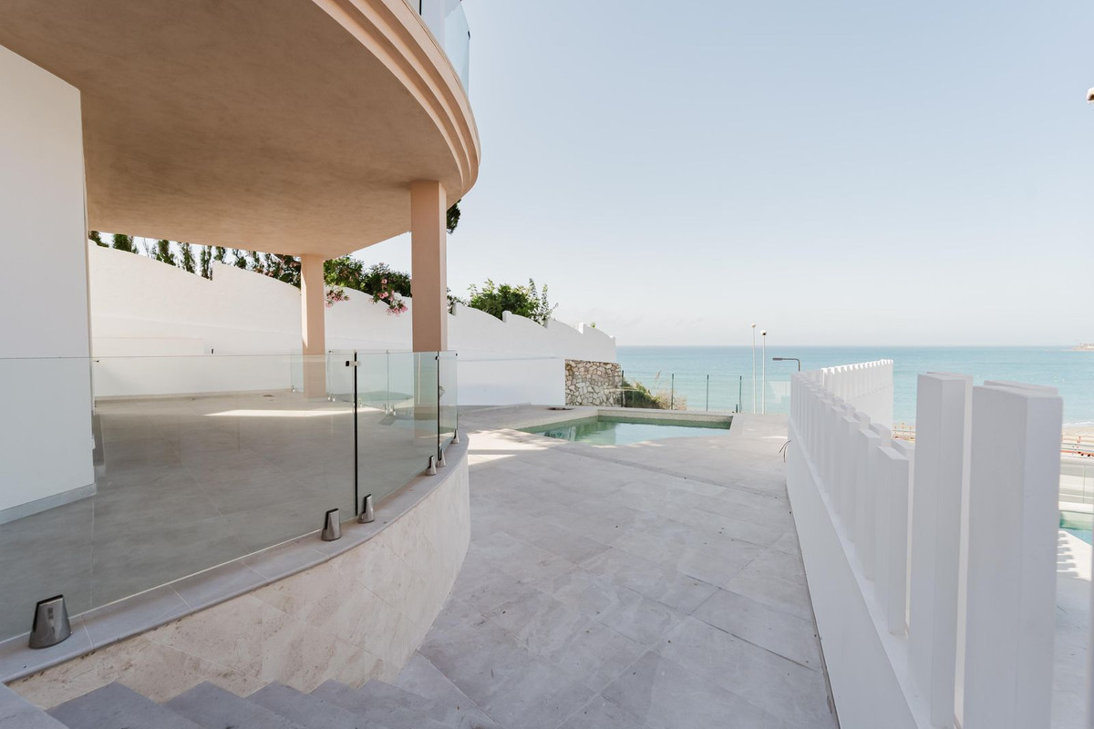 3 bedroom Villas for sale in La Cala de Mijas – R5408254 3 bedroom Villas for sale in La Cala de Mijas – R5408254