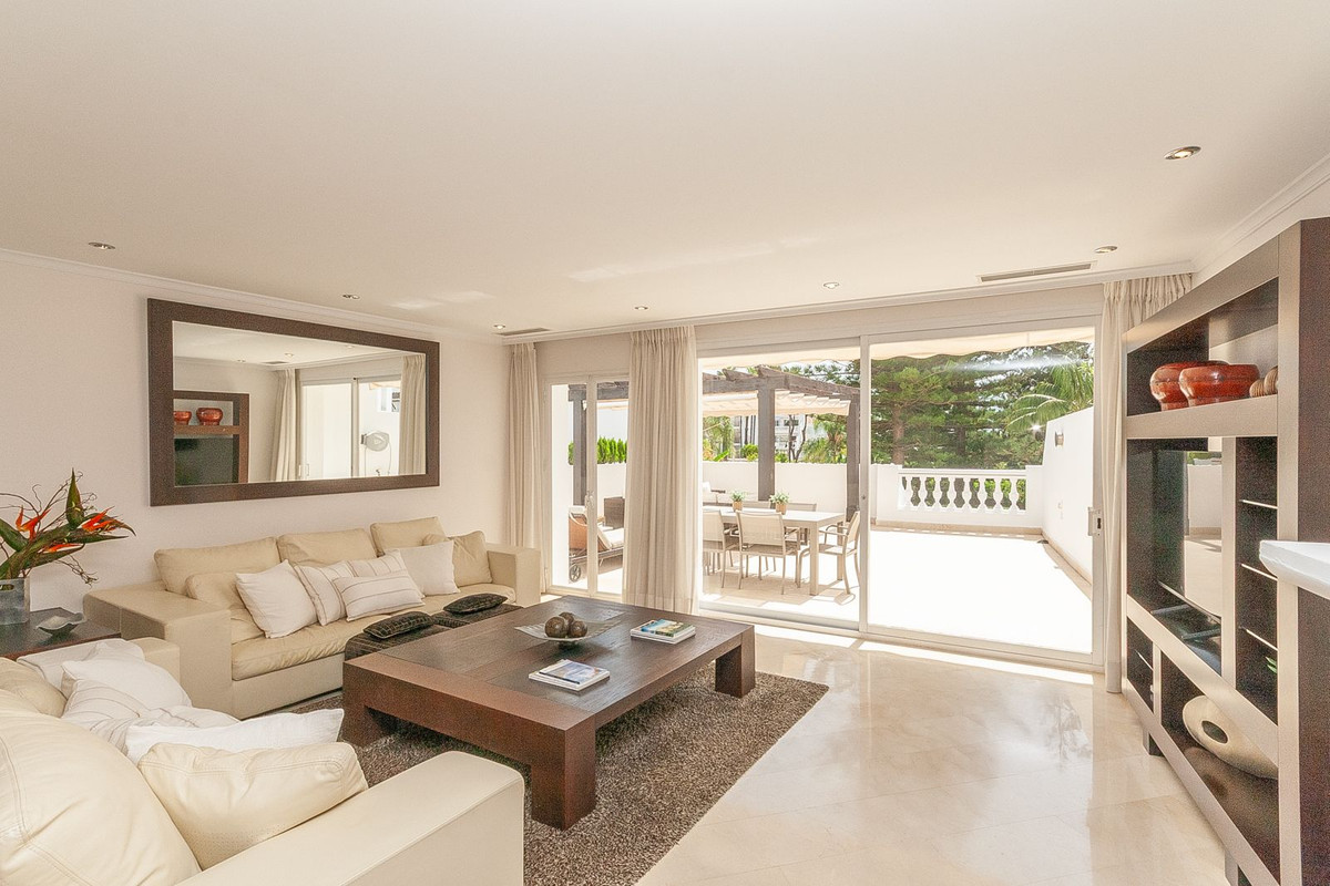 Apartamentos de 3 dormitorios en venta en Elviria – R5469511 Apartamentos de 3 dormitorios en venta en Elviria – R5469511