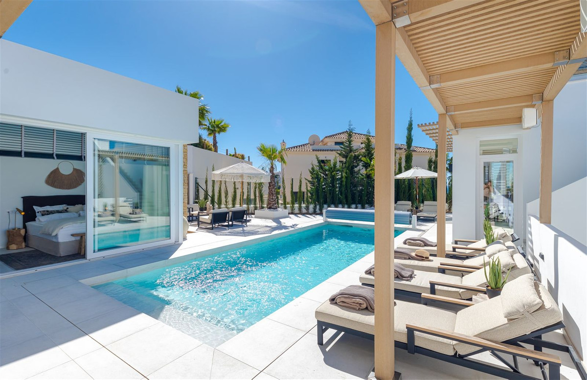 9 bedroom Villas for sale in Riviera del Sol – R4606627 9 bedroom Villas for sale in Riviera del Sol – R4606627