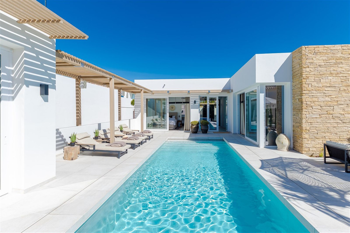9 bedroom Villas for sale in Riviera del Sol – R4606627 9 bedroom Villas for sale in Riviera del Sol – R4606627