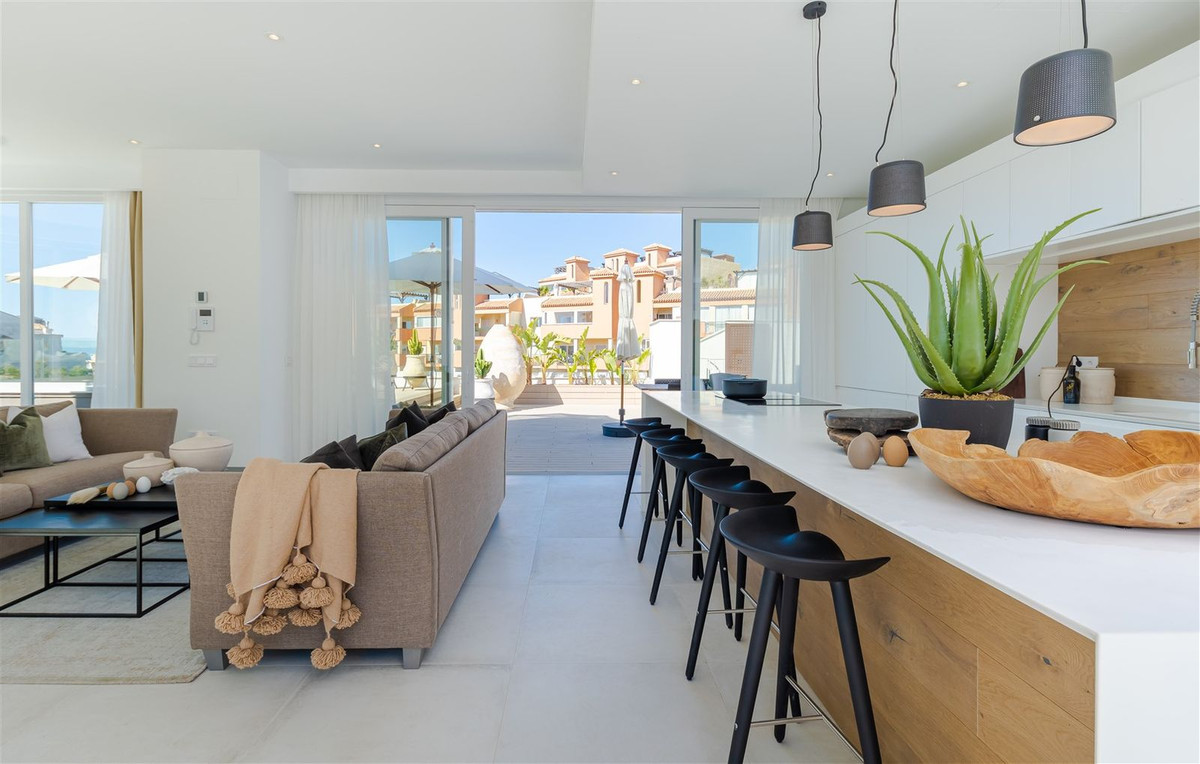 9 bedroom Villas for sale in Riviera del Sol – R4606627 9 bedroom Villas for sale in Riviera del Sol – R4606627