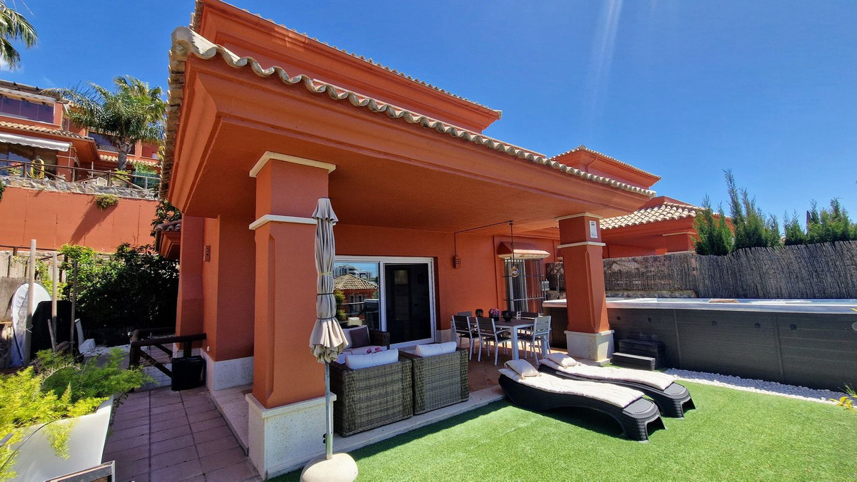 Pareados de 5 dormitorios en venta en Santa Clara – R5367199 Pareados de 5 dormitorios en venta en Santa Clara – R5367199