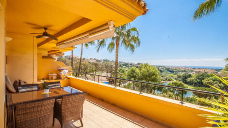 Apartamentos de 3 dormitorios en venta en Elviria – R5482450