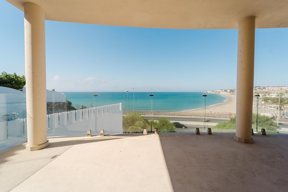 4 bedroom Villas for sale in La Cala de Mijas – R5408257 4 bedroom Villas for sale in La Cala de Mijas – R5408257