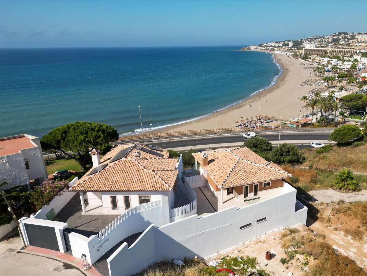 4 bedroom Villas for sale in La Cala de Mijas – R5408257 4 bedroom Villas for sale in La Cala de Mijas – R5408257
