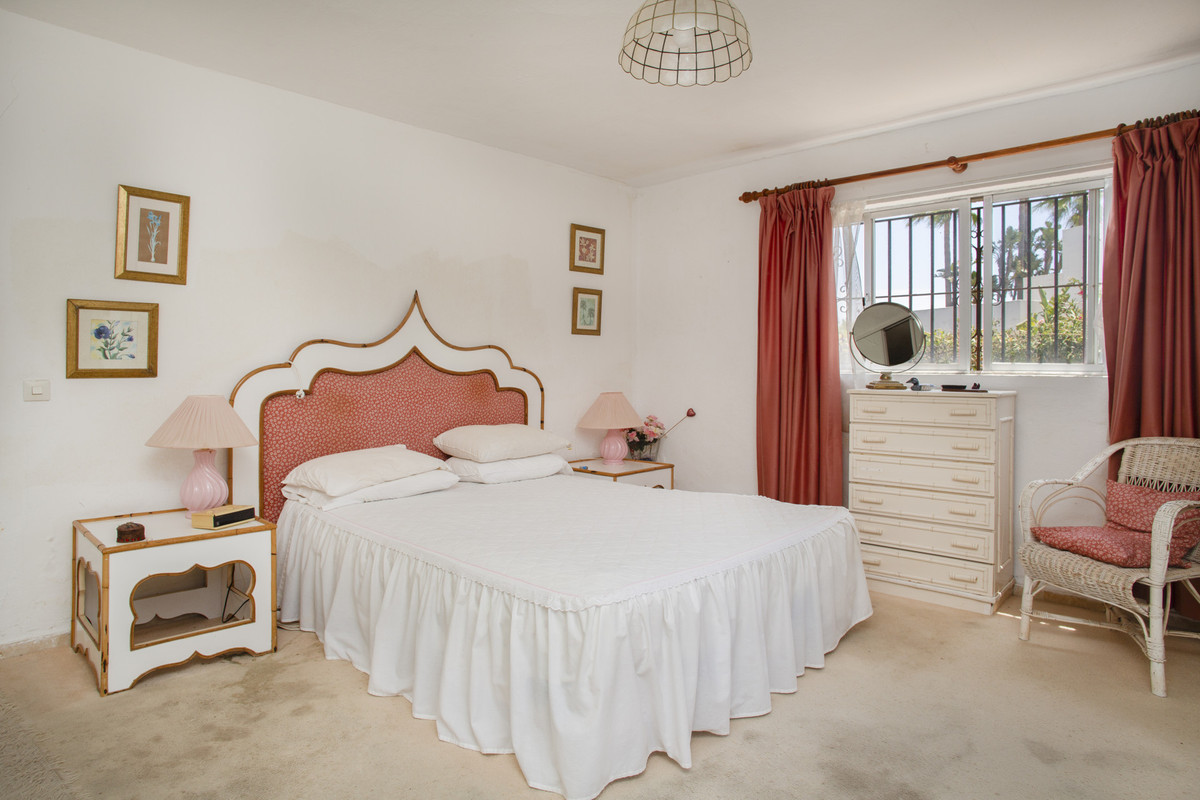 4 bedroom Villas for sale in Guadalmina Baja – R5427415 4 bedroom Villas for sale in Guadalmina Baja – R5427415