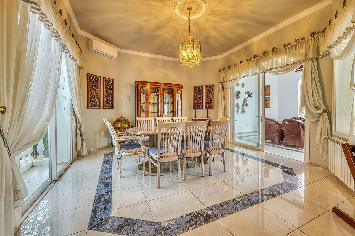 6 bedroom Villas for sale in Hacienda Las Chapas – R5226580 6 bedroom Villas for sale in Hacienda Las Chapas – R5226580