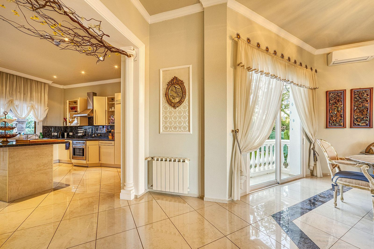 6 bedroom Villas for sale in Hacienda Las Chapas – R5226580 6 bedroom Villas for sale in Hacienda Las Chapas – R5226580