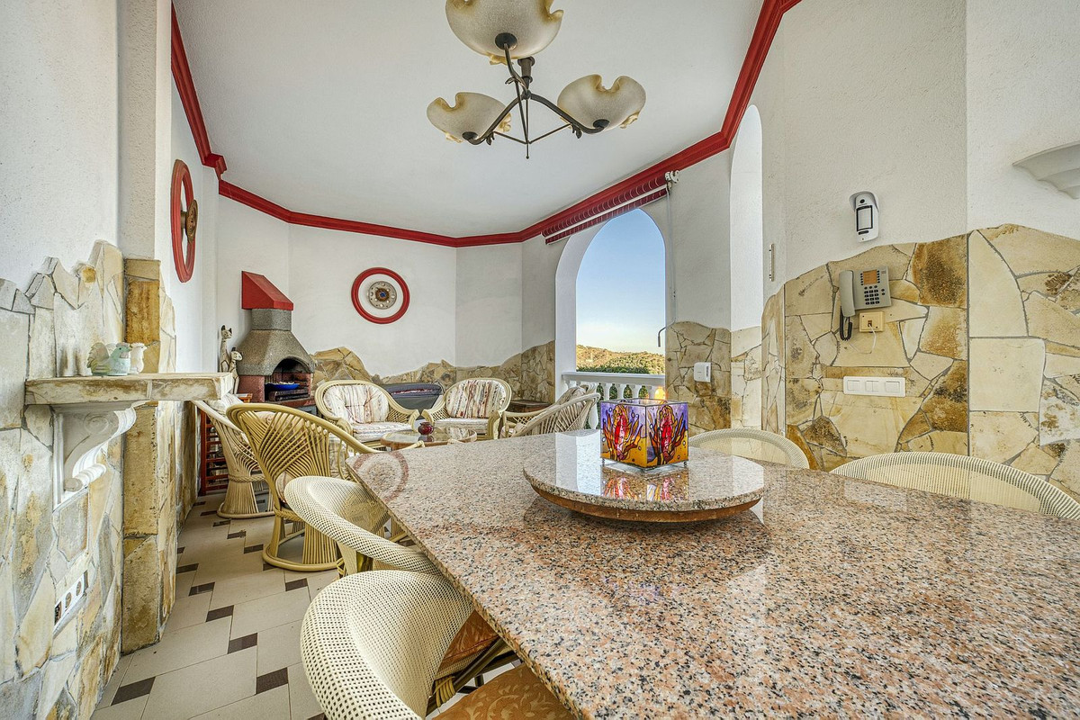 6 bedroom Villas for sale in Hacienda Las Chapas – R5226580 6 bedroom Villas for sale in Hacienda Las Chapas – R5226580