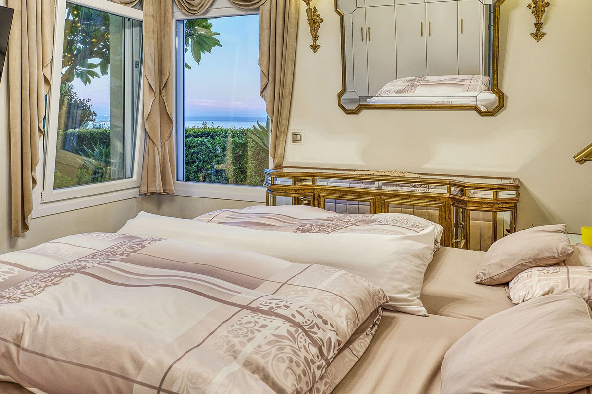 6 bedroom Villas for sale in Hacienda Las Chapas – R5226580 6 bedroom Villas for sale in Hacienda Las Chapas – R5226580