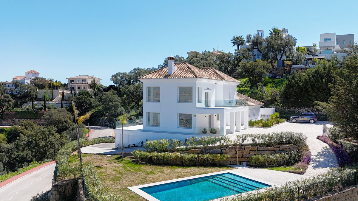 4 bedroom Villas for sale in La Mairena – R5473495 4 bedroom Villas for sale in La Mairena – R5473495