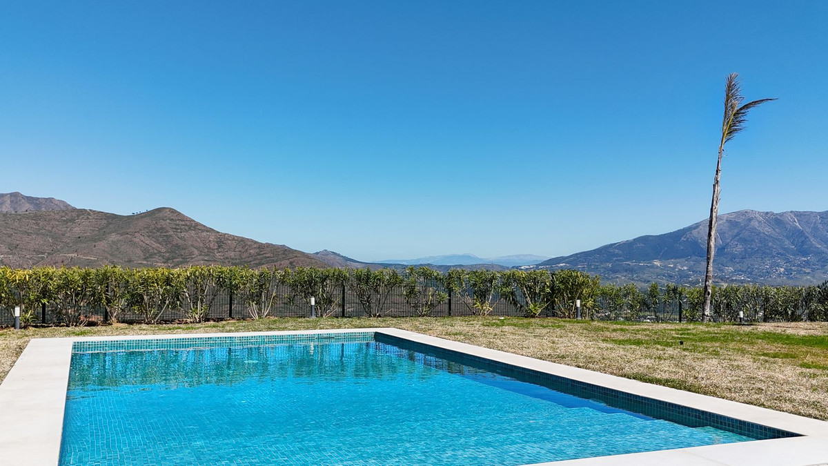 4 bedroom Villas for sale in La Mairena – R5473495 4 bedroom Villas for sale in La Mairena – R5473495
