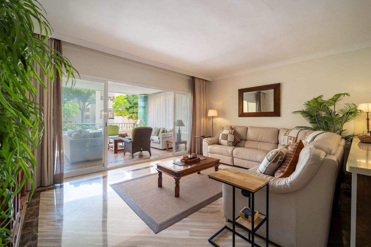 Apartamentos de 3 dormitorios en venta en Elviria – R5477959 Apartamentos de 3 dormitorios en venta en Elviria – R5477959