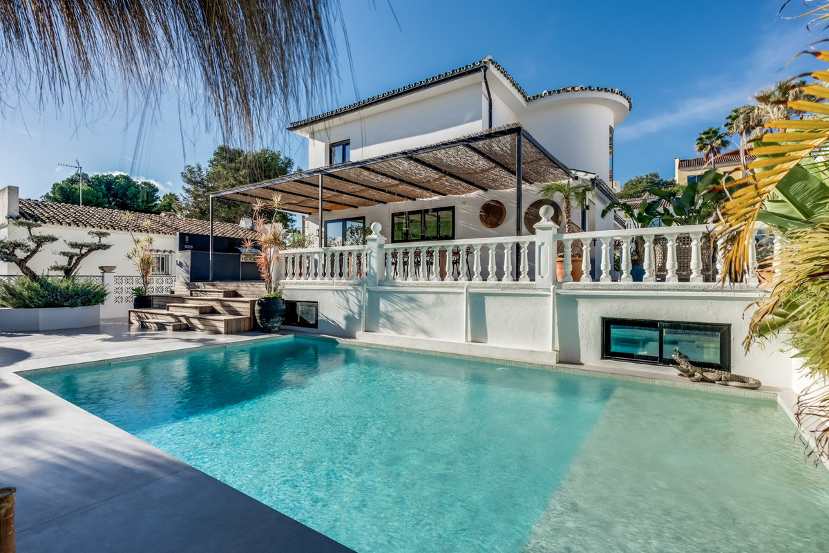 5 bedroom Villas for sale in Nueva Andalucía – R4892512 5 bedroom Villas for sale in Nueva Andalucía – R4892512