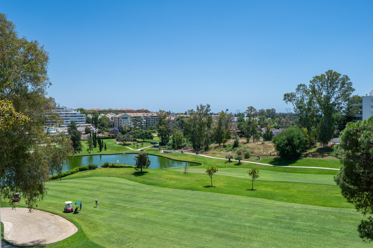 Apartamentos de 4 dormitorios en venta en Guadalmina Alta – R5481061 Apartamentos de 4 dormitorios en venta en Guadalmina Alta – R5481061