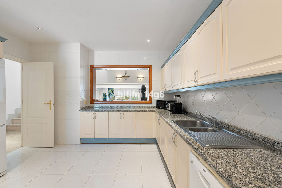 3 bedroom Townhouses for sale in Nueva Andalucía – R5394556 3 bedroom Townhouses for sale in Nueva Andalucía – R5394556