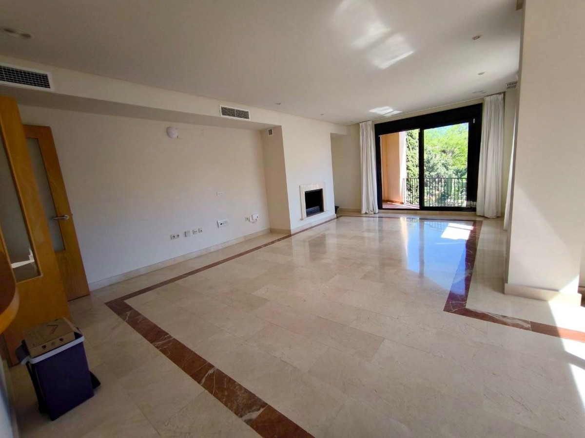 2 bedroom Penthouses for sale in Puerto Banús – R5400007 2 bedroom Penthouses for sale in Puerto Banús – R5400007